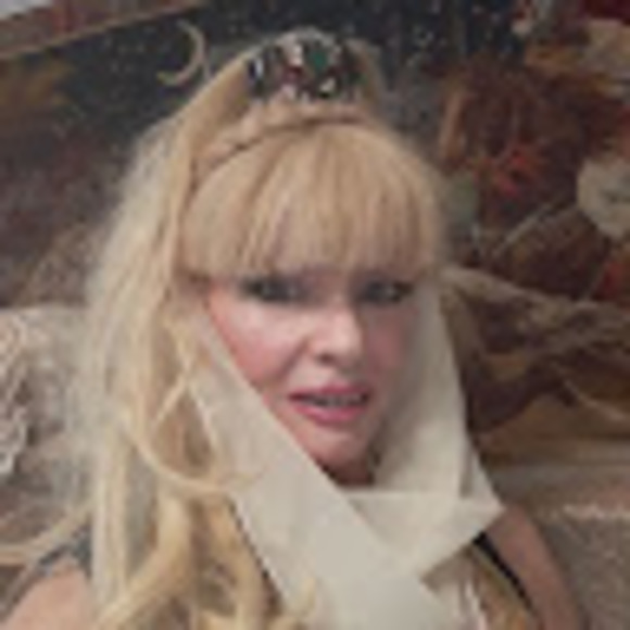 Meet your Posher, Linda - Picture 1 of 2